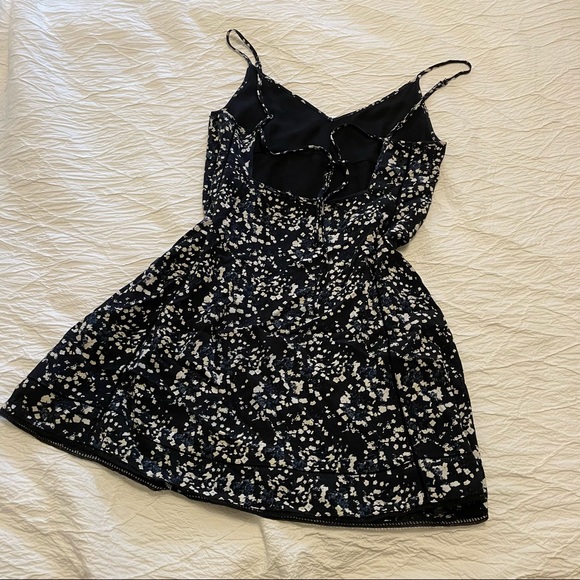 Sunday Best Sexton Dress - Picture 2 of 4